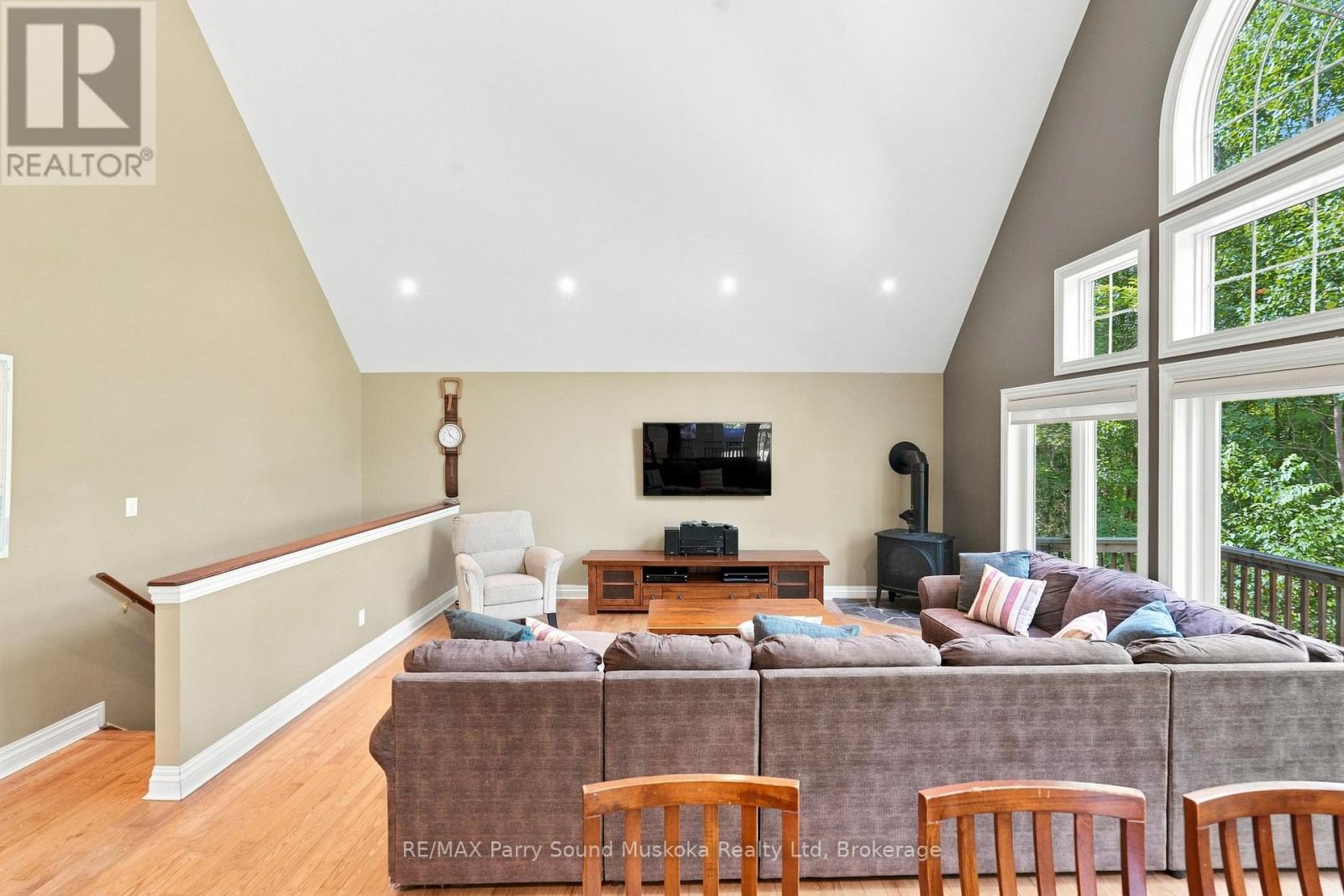 9 Desmasdons Road Property Photo 12