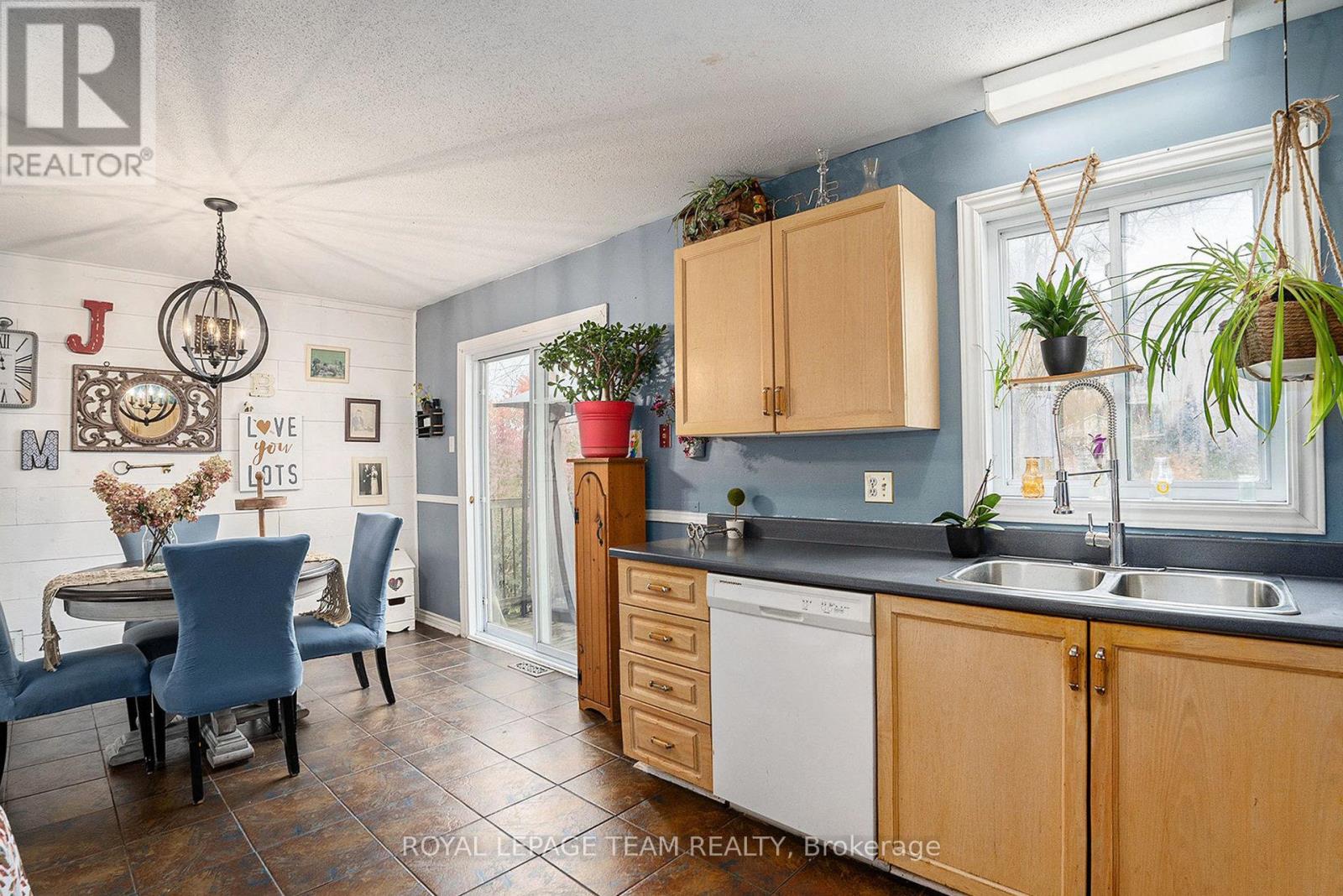 4 Black Walnut Road Property Photo 13