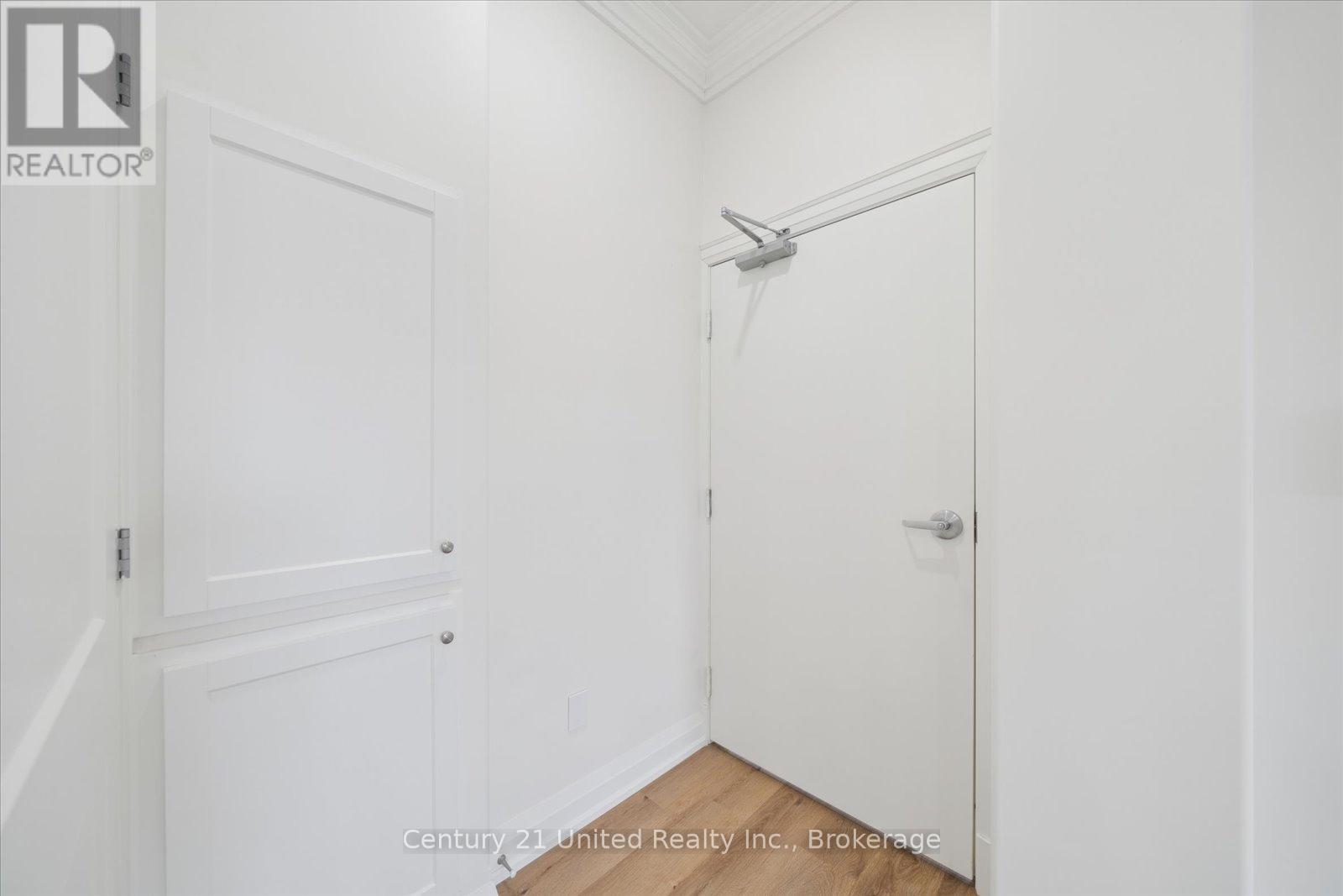 201 - 1027 Willcox Street Property Photo 3