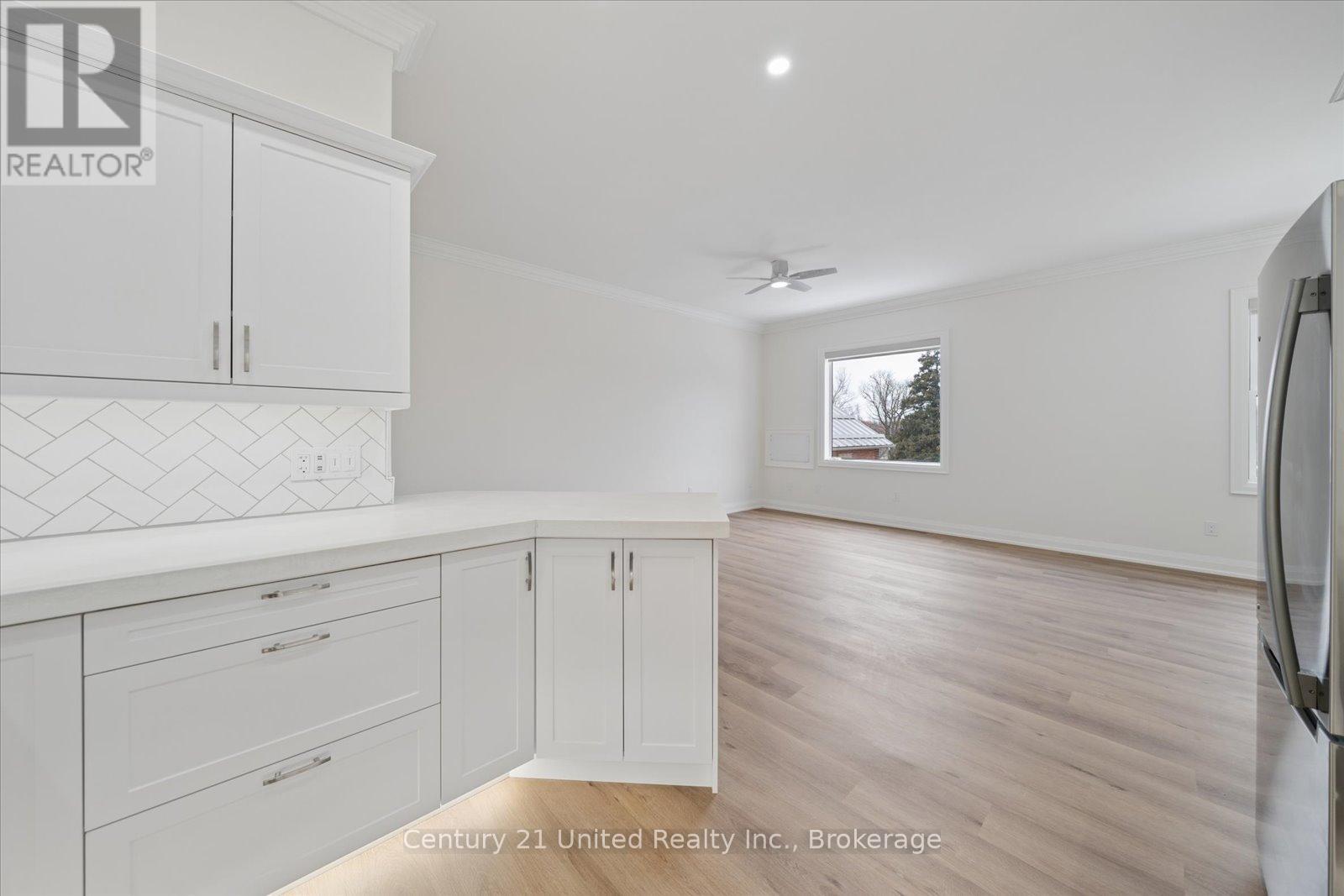 201 - 1027 Willcox Street Property Photo 17