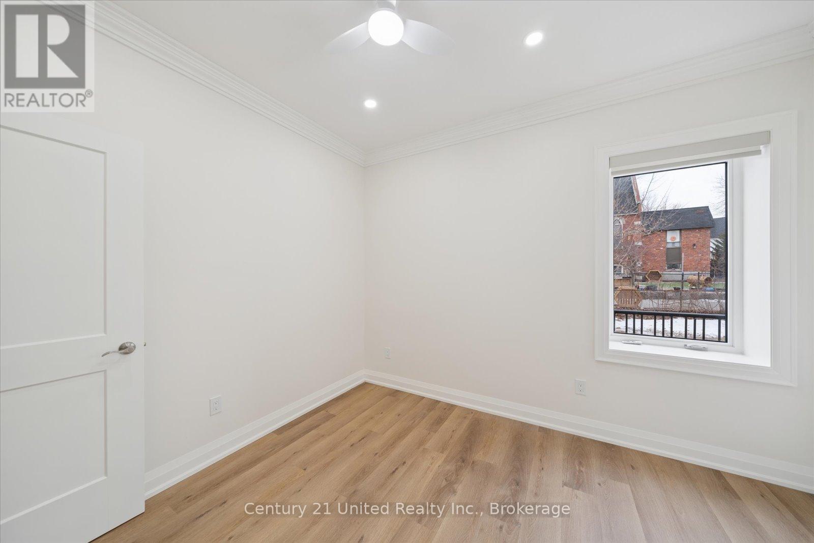 201 - 1027 Willcox Street Property Photo 26
