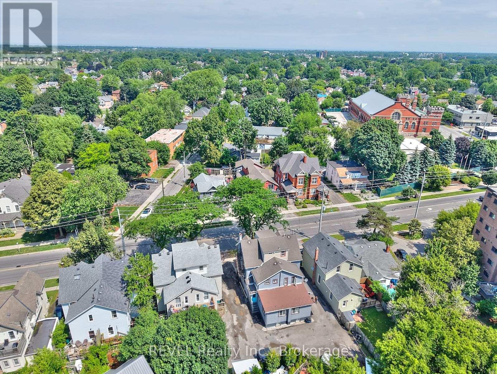 50 Welland Avenue Property Photo 3