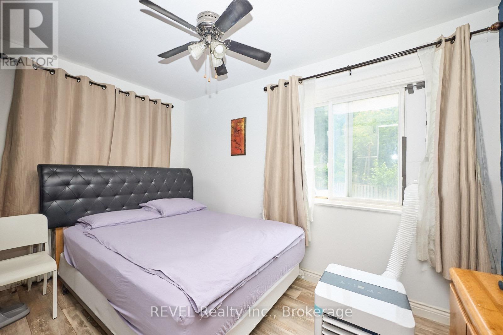 50 Welland Avenue Property Photo 5
