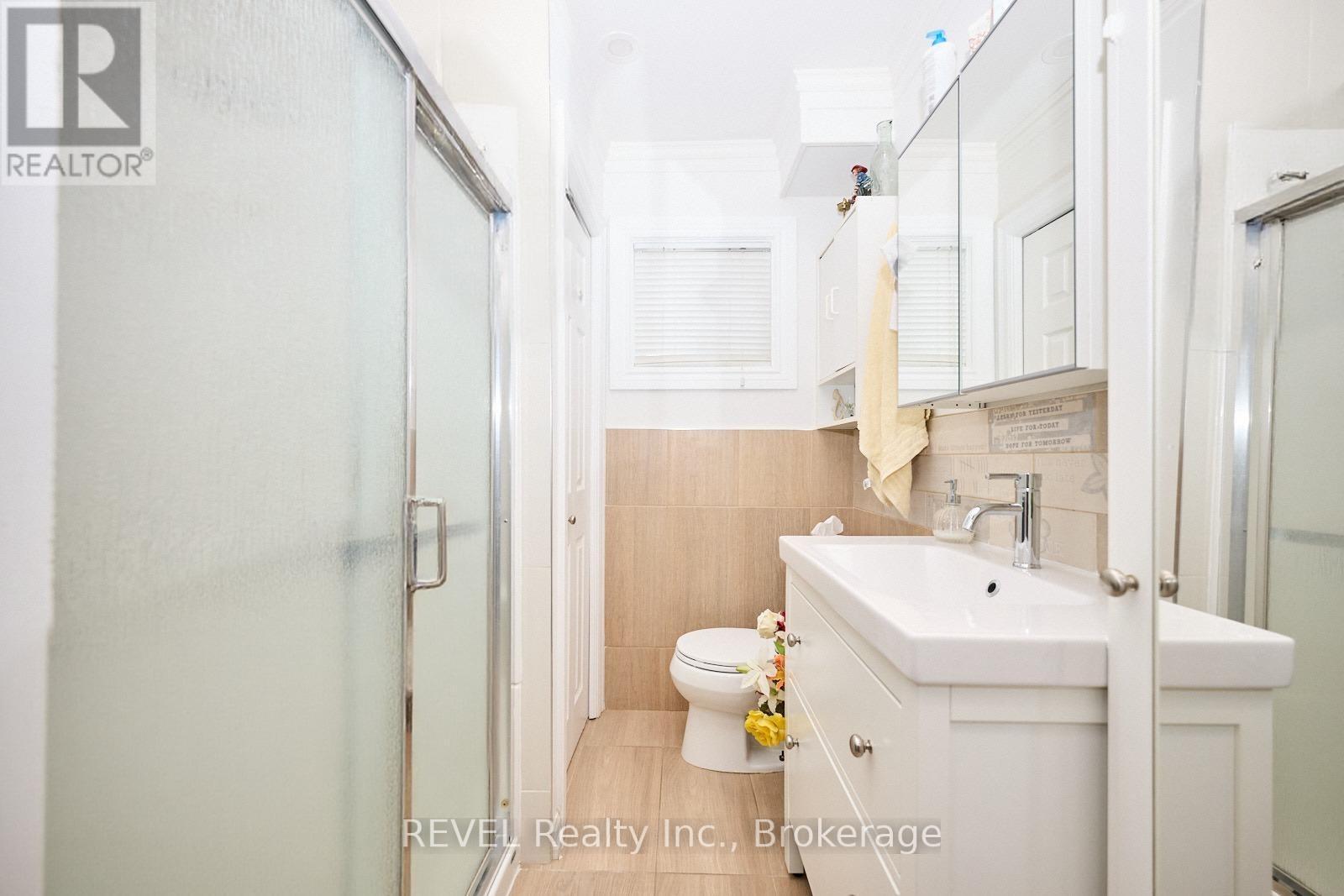 50 Welland Avenue Property Photo 6