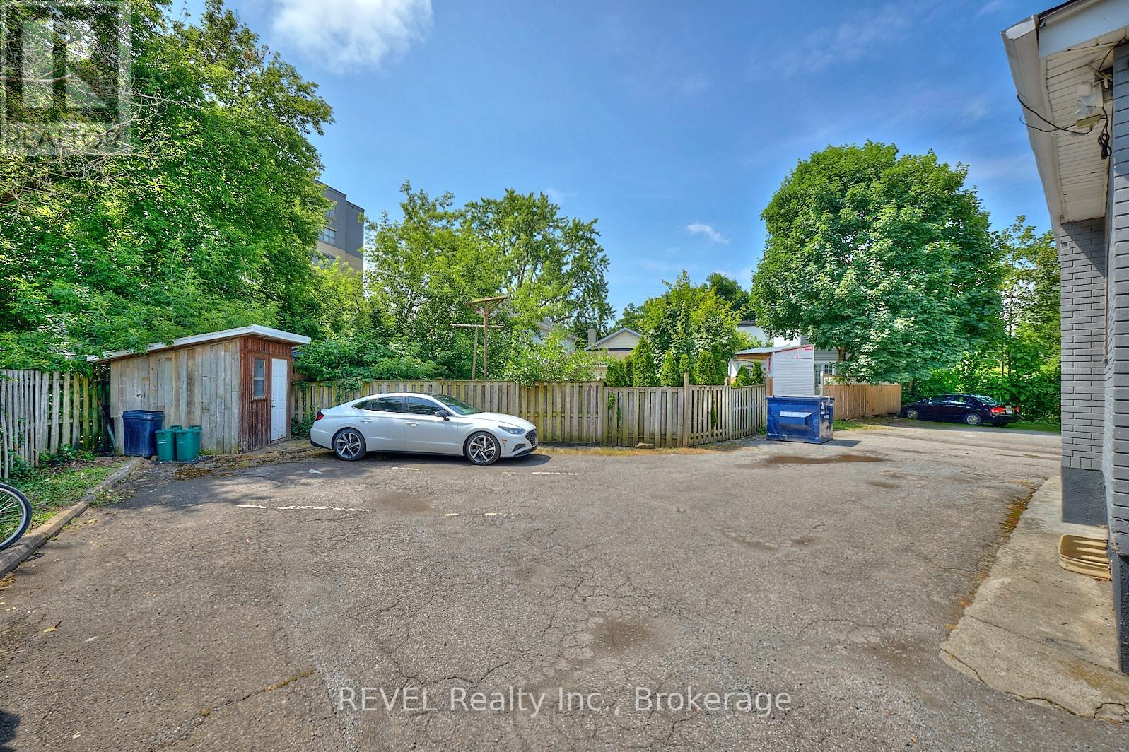 50 Welland Avenue Property Photo 15