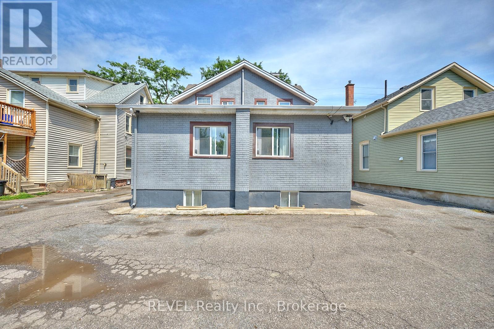 50 Welland Avenue Property Photo 17