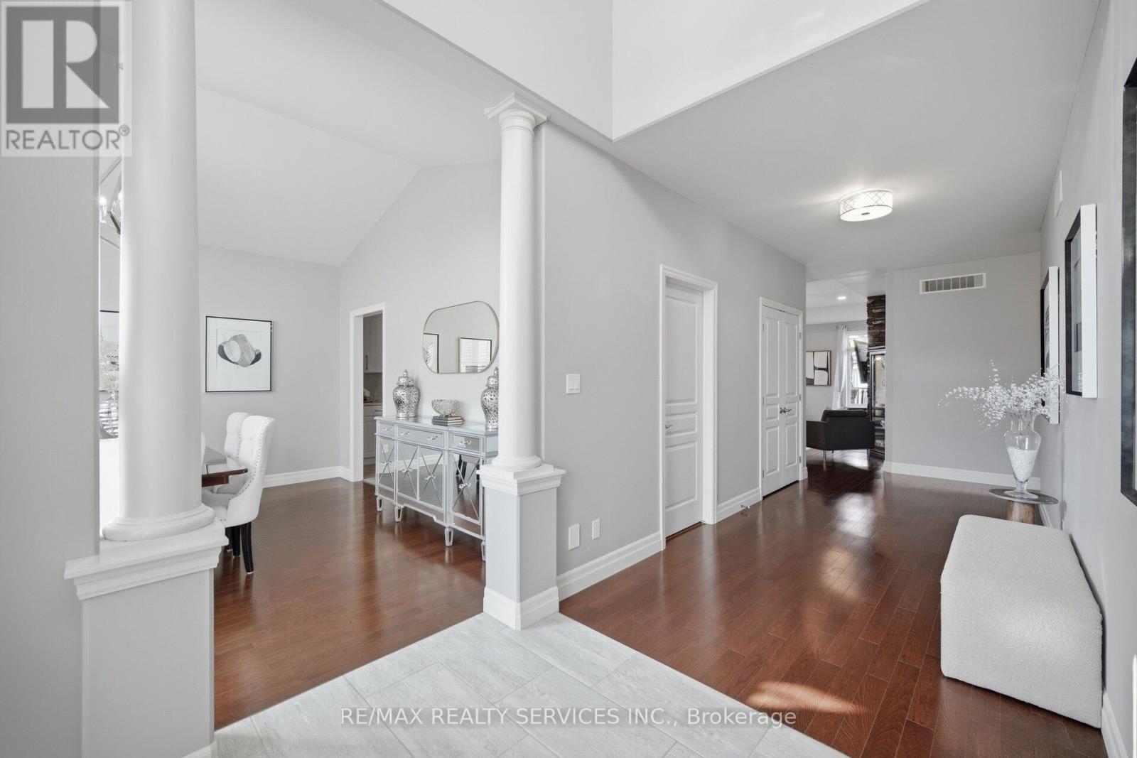 19 Charleston Court Property Photo 6
