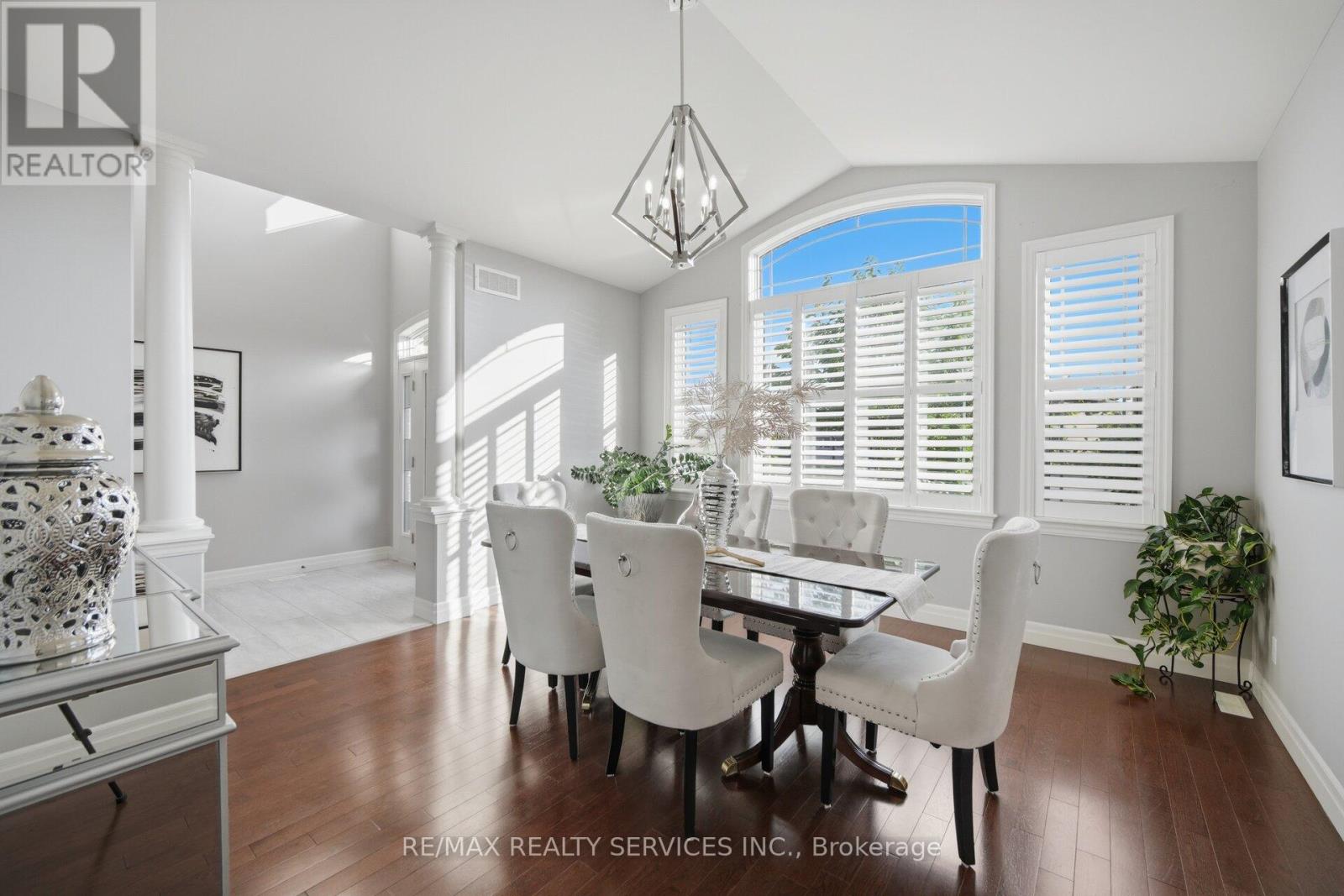 19 Charleston Court Property Photo 8