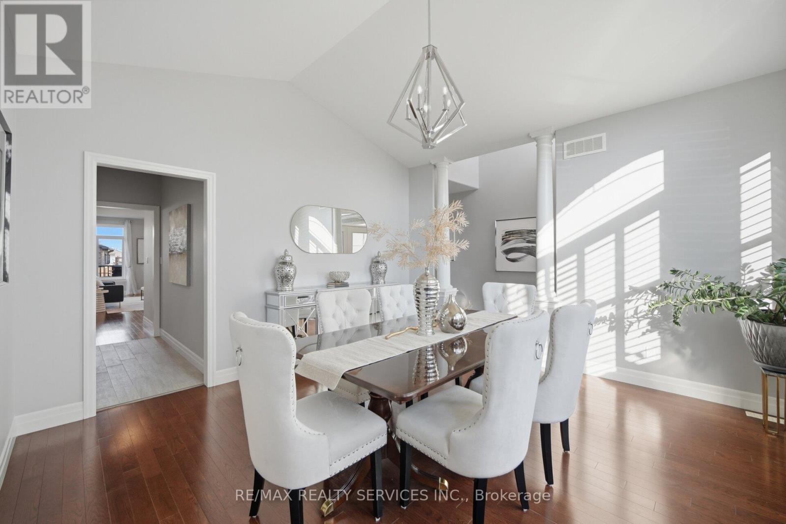 19 Charleston Court Property Photo 9