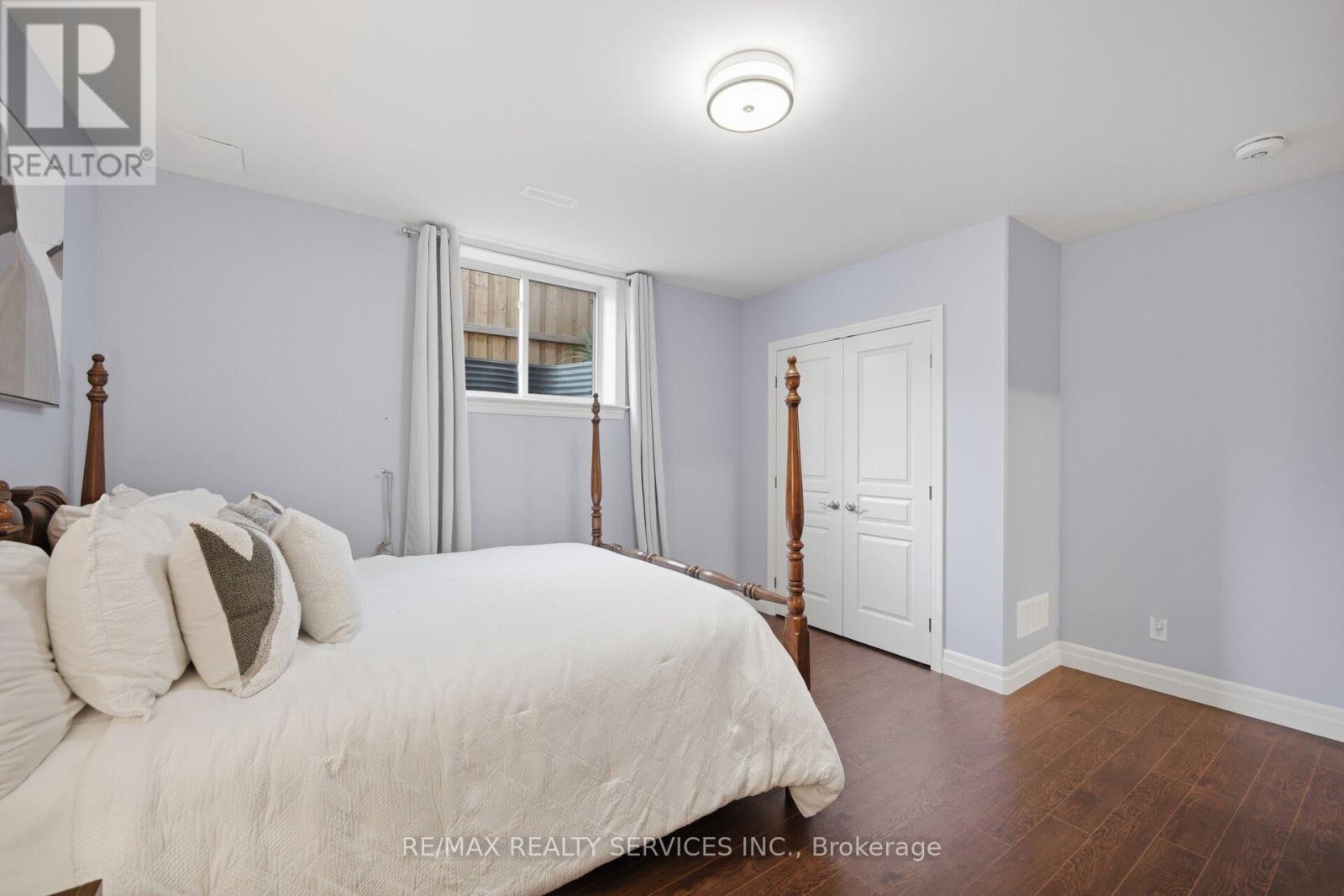 19 Charleston Court Property Photo 40