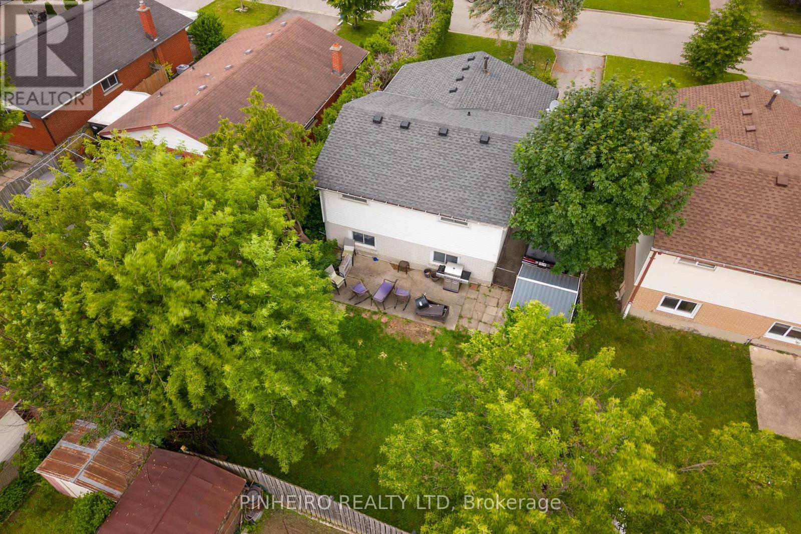 15 Villeneuve Crescent Property Photo 8