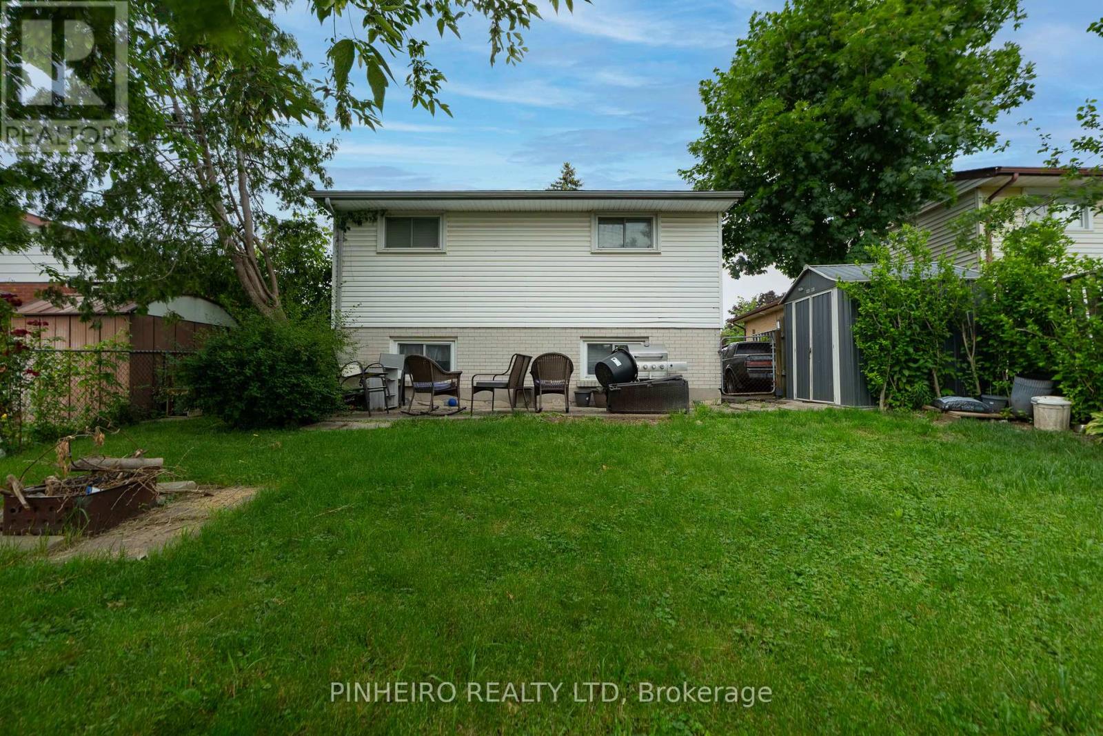 15 Villeneuve Crescent Property Photo 12