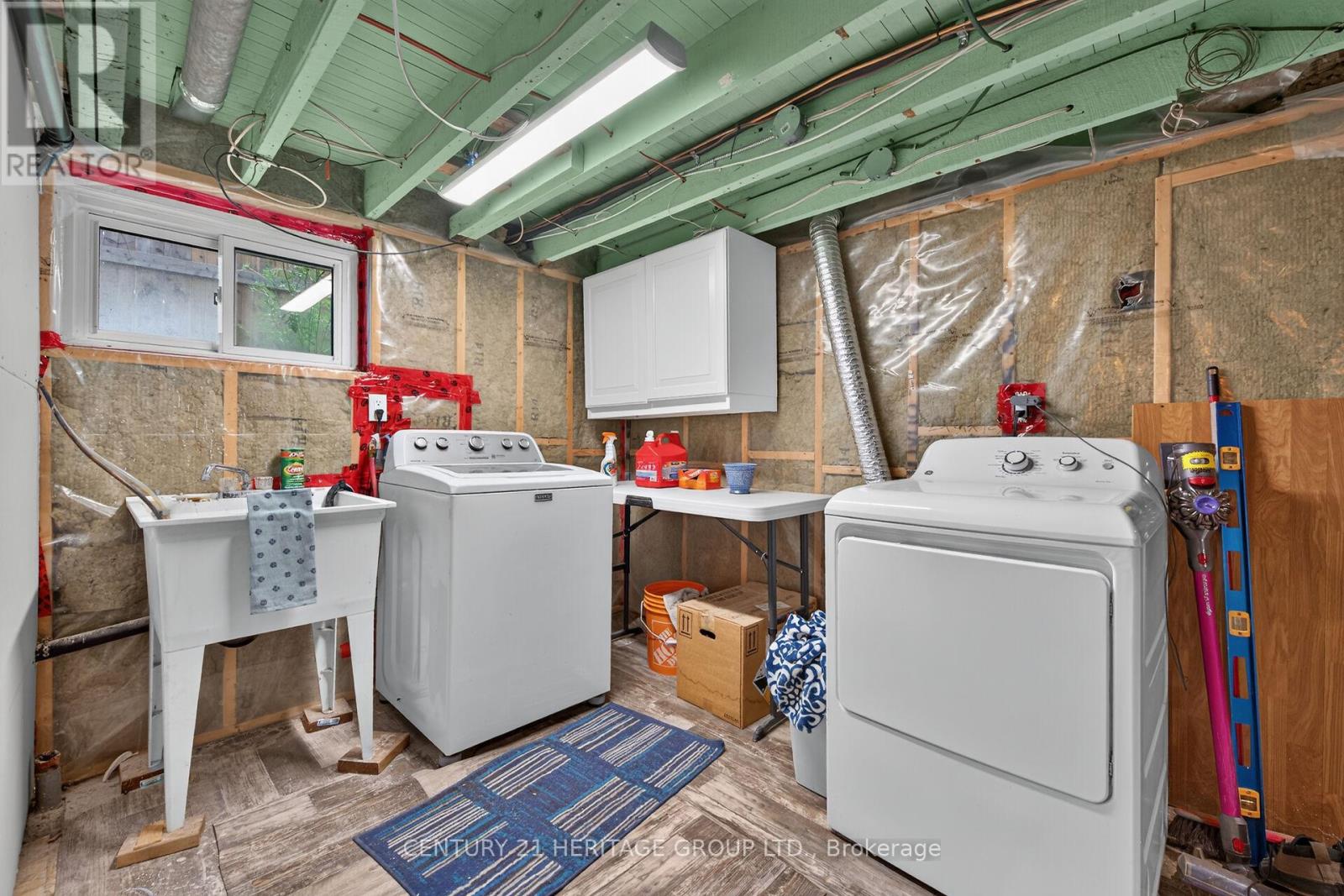 208 Carlton Street Property Photo 33
