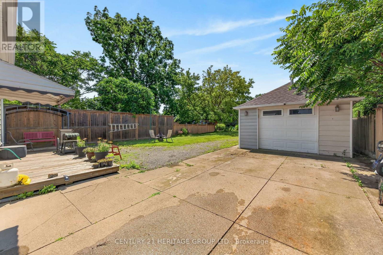 208 Carlton Street Property Photo 39