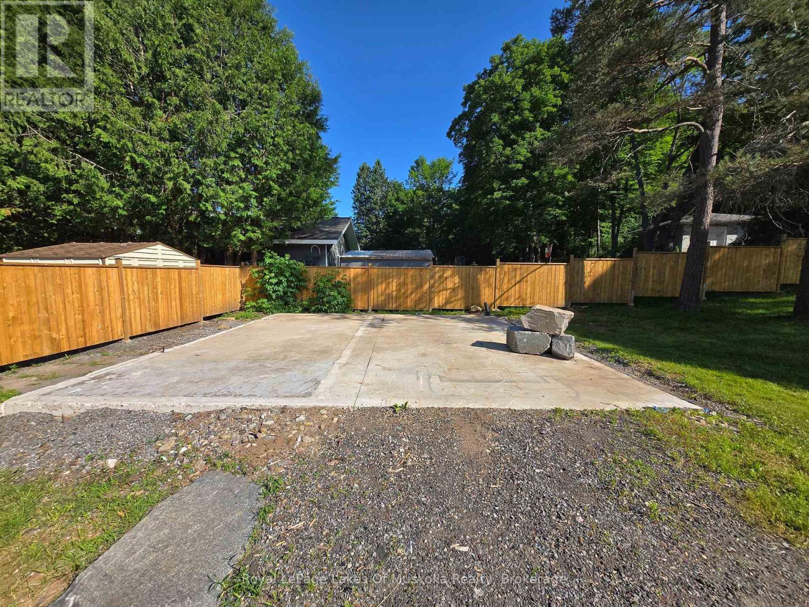 11 Silver Street Property Photo 3