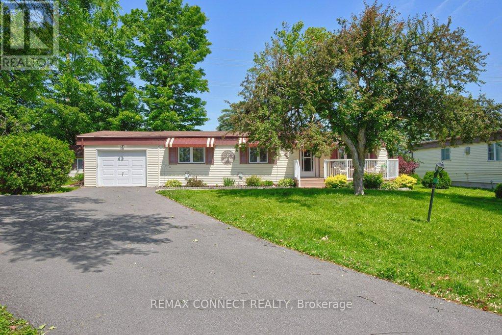 8 Circle Drive Property Photo 2