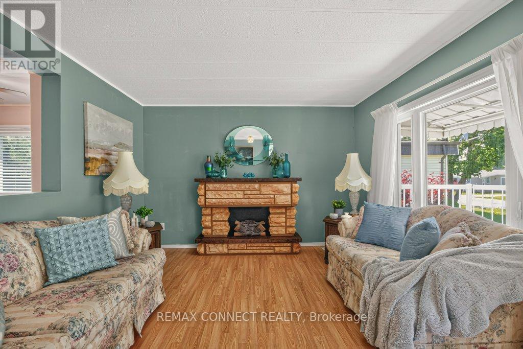 8 Circle Drive Property Photo 4
