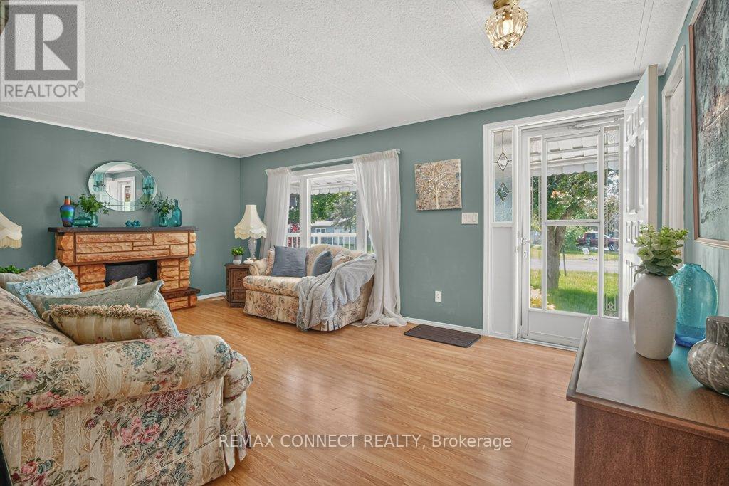 8 Circle Drive Property Photo 6