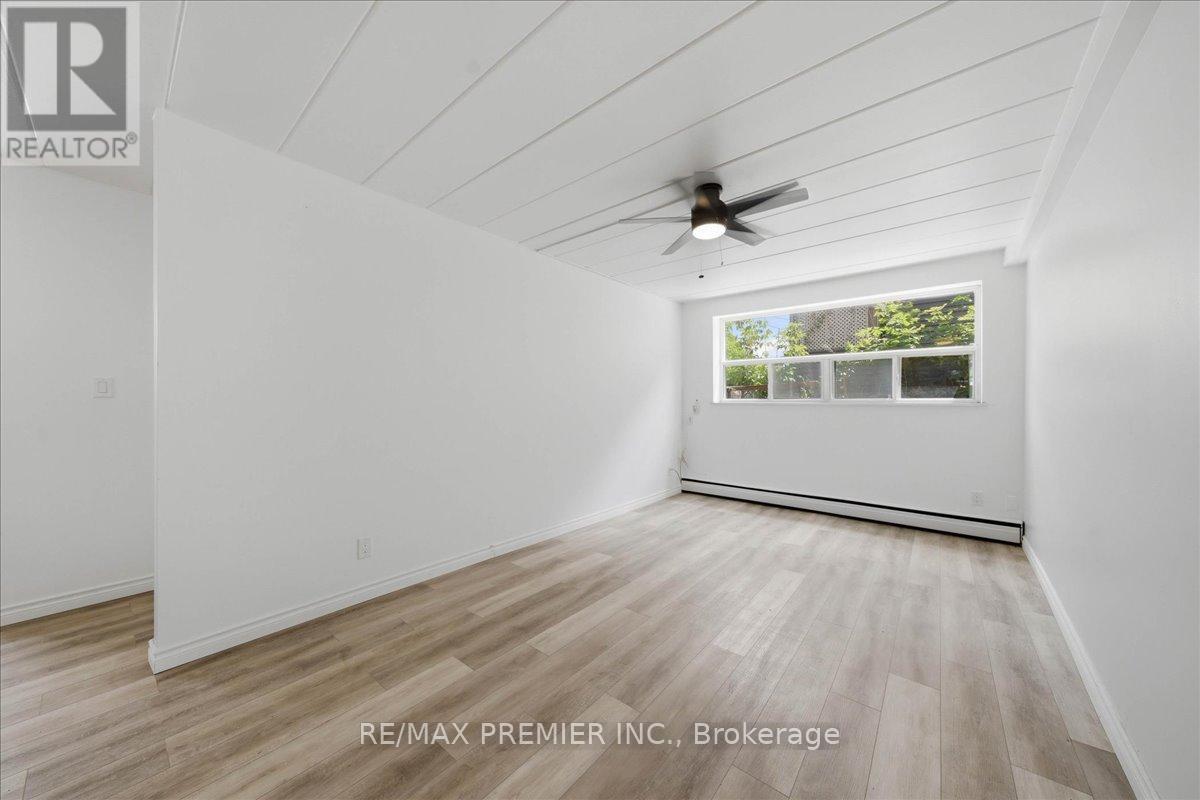 280 Weir Street N Property Photo 6