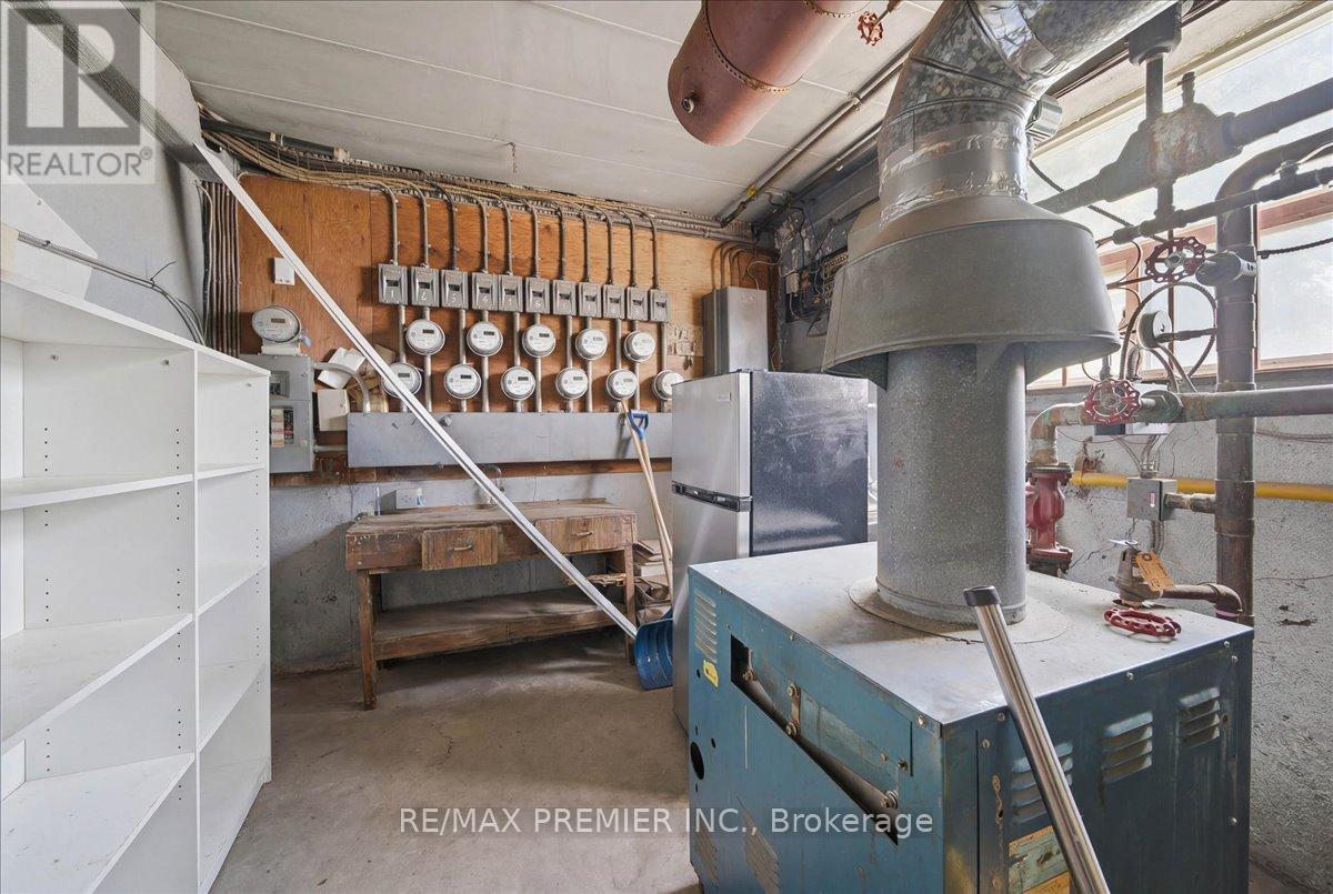 280 Weir Street N Property Photo 16