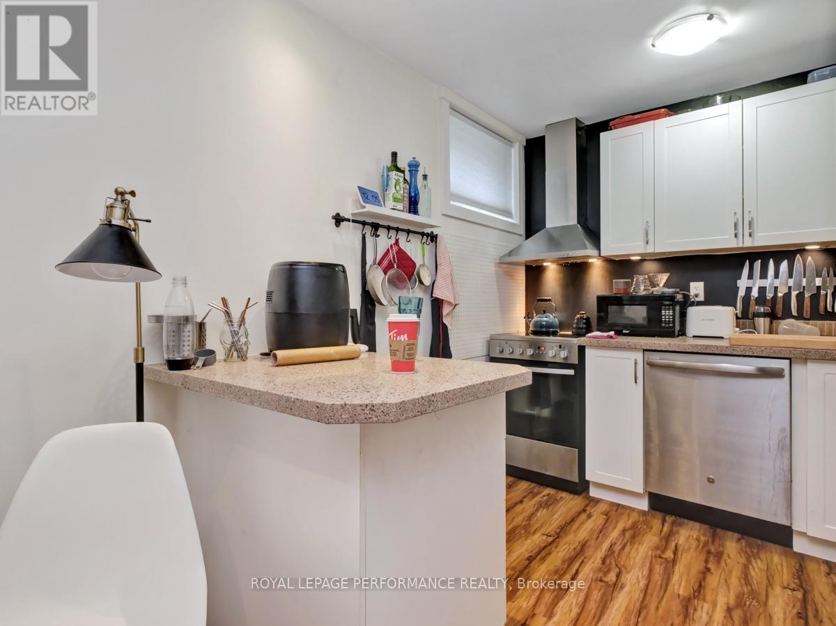 342 Frank Street Property Photo 5