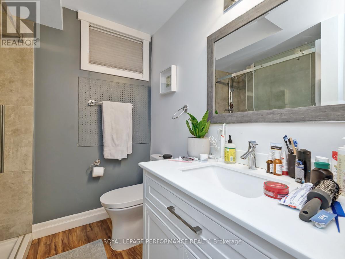 342 Frank Street Property Photo 7
