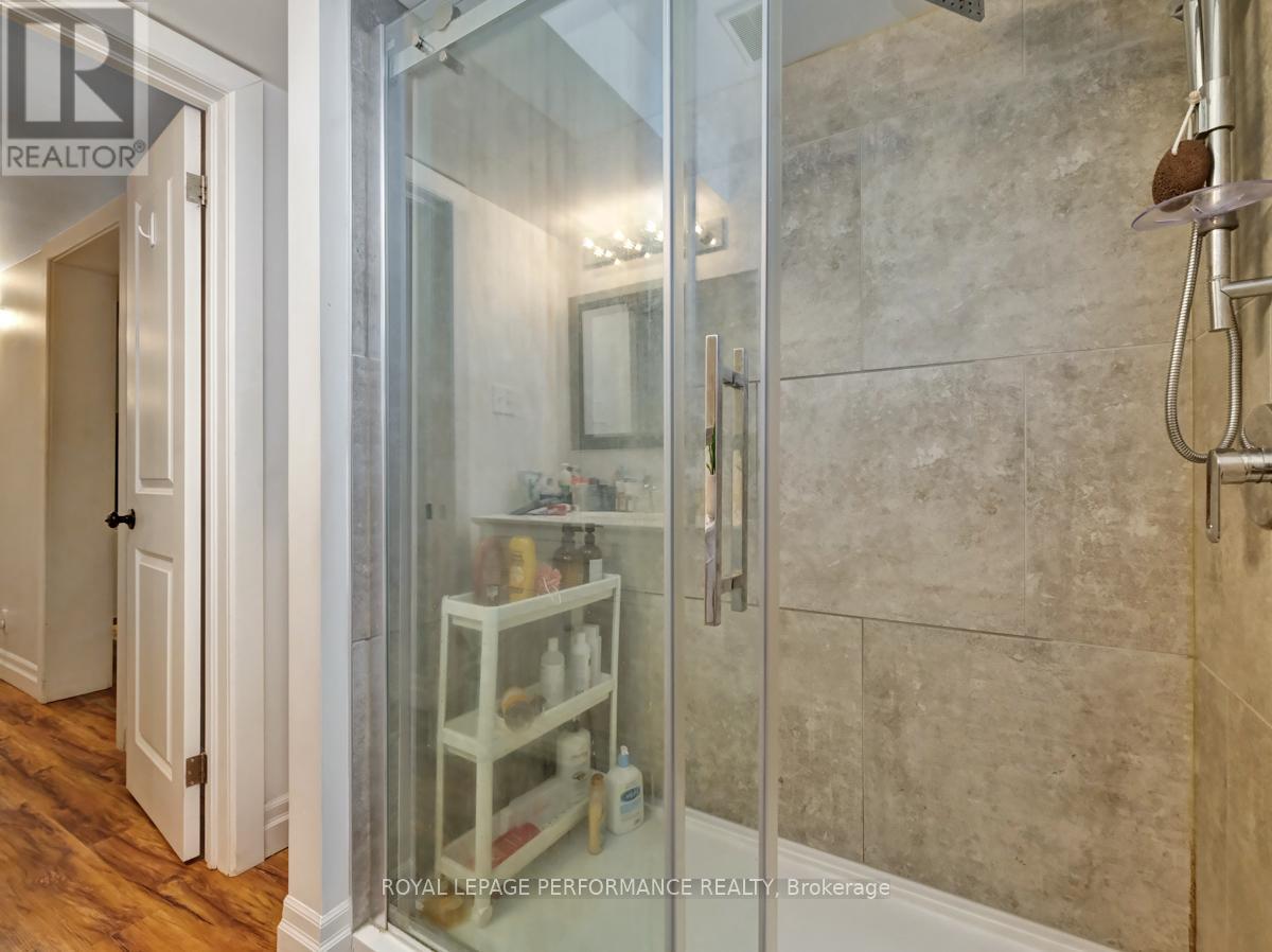 342 Frank Street Property Photo 8