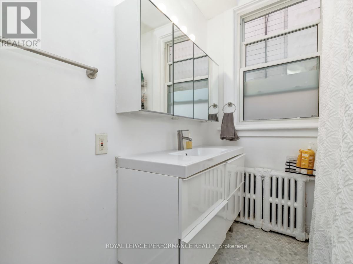 342 Frank Street Property Photo 14