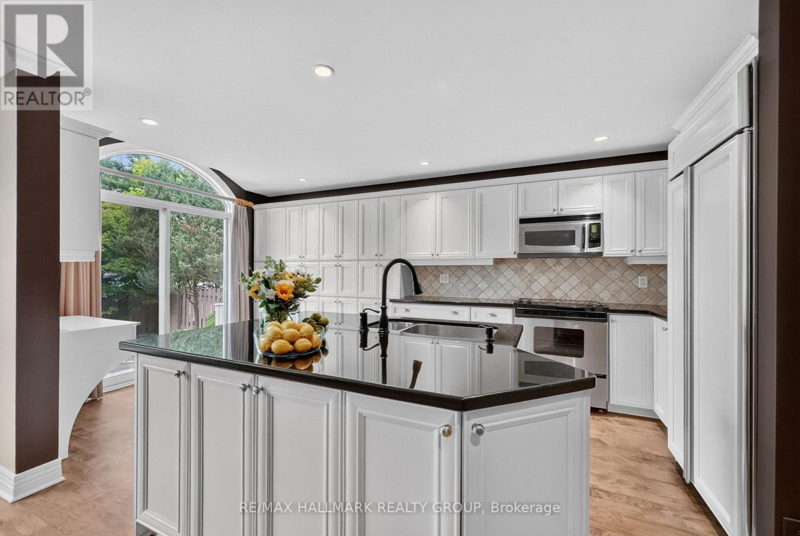 615 Aquaview Drive Property Photo 11