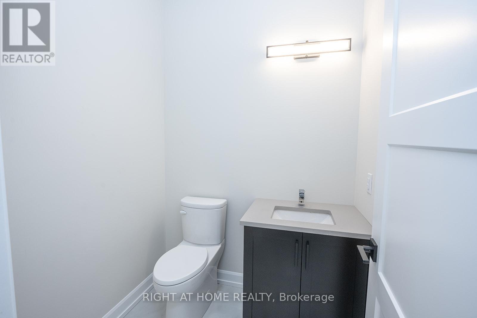 3909 Mitchell Crescent Property Photo 4