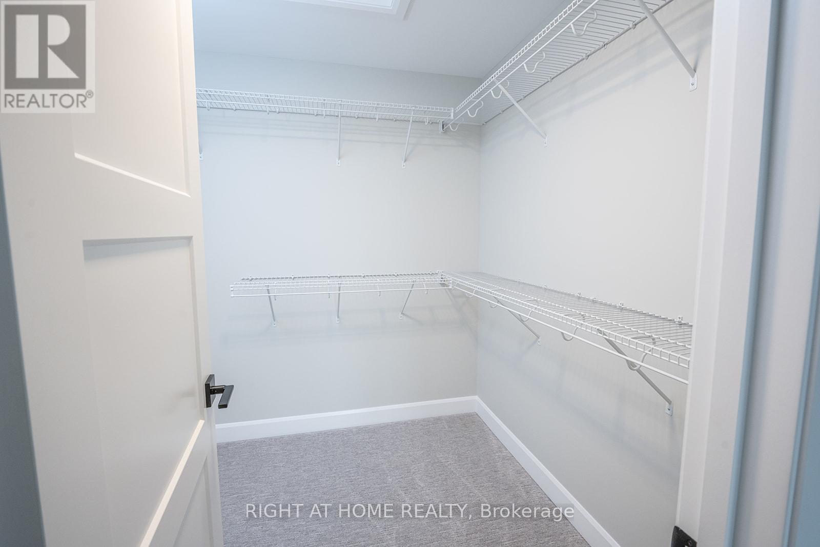 3909 Mitchell Crescent Property Photo 18