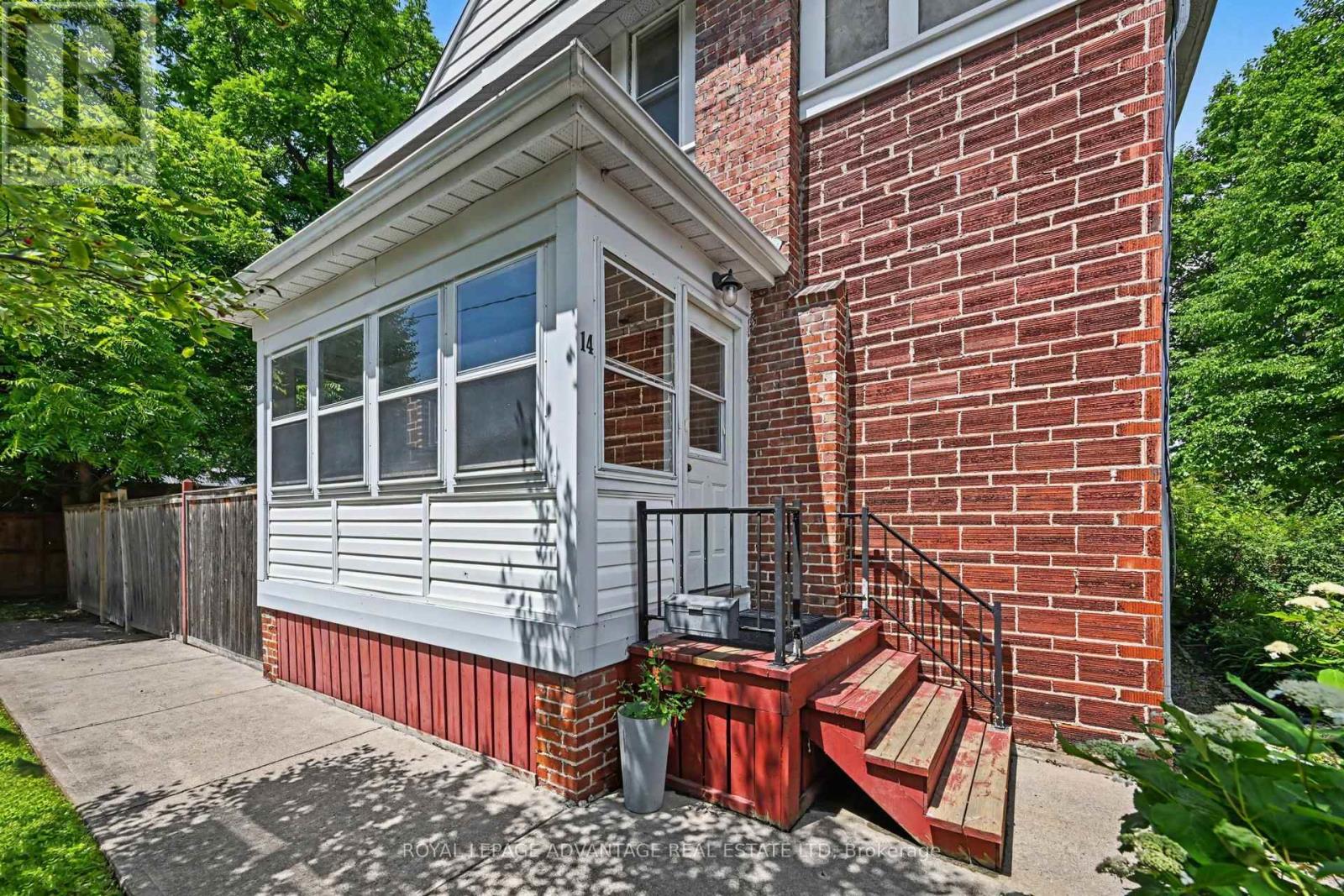 14 Beckwith Street E Property Photo 3