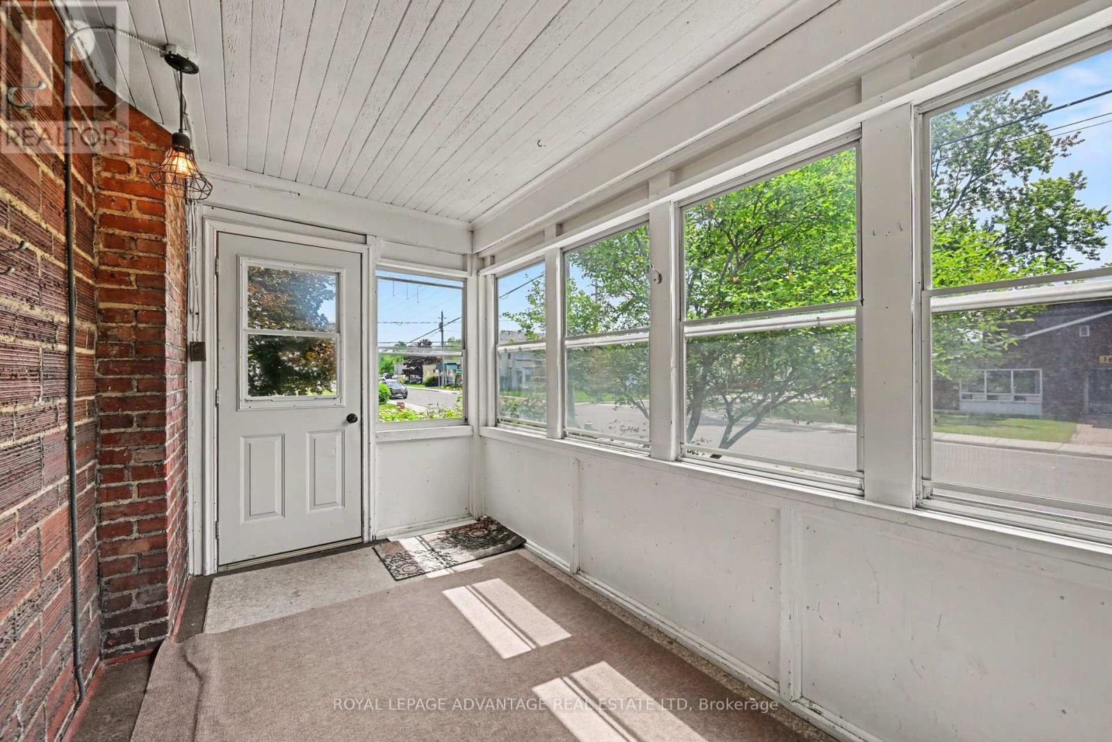 14 Beckwith Street E Property Photo 4