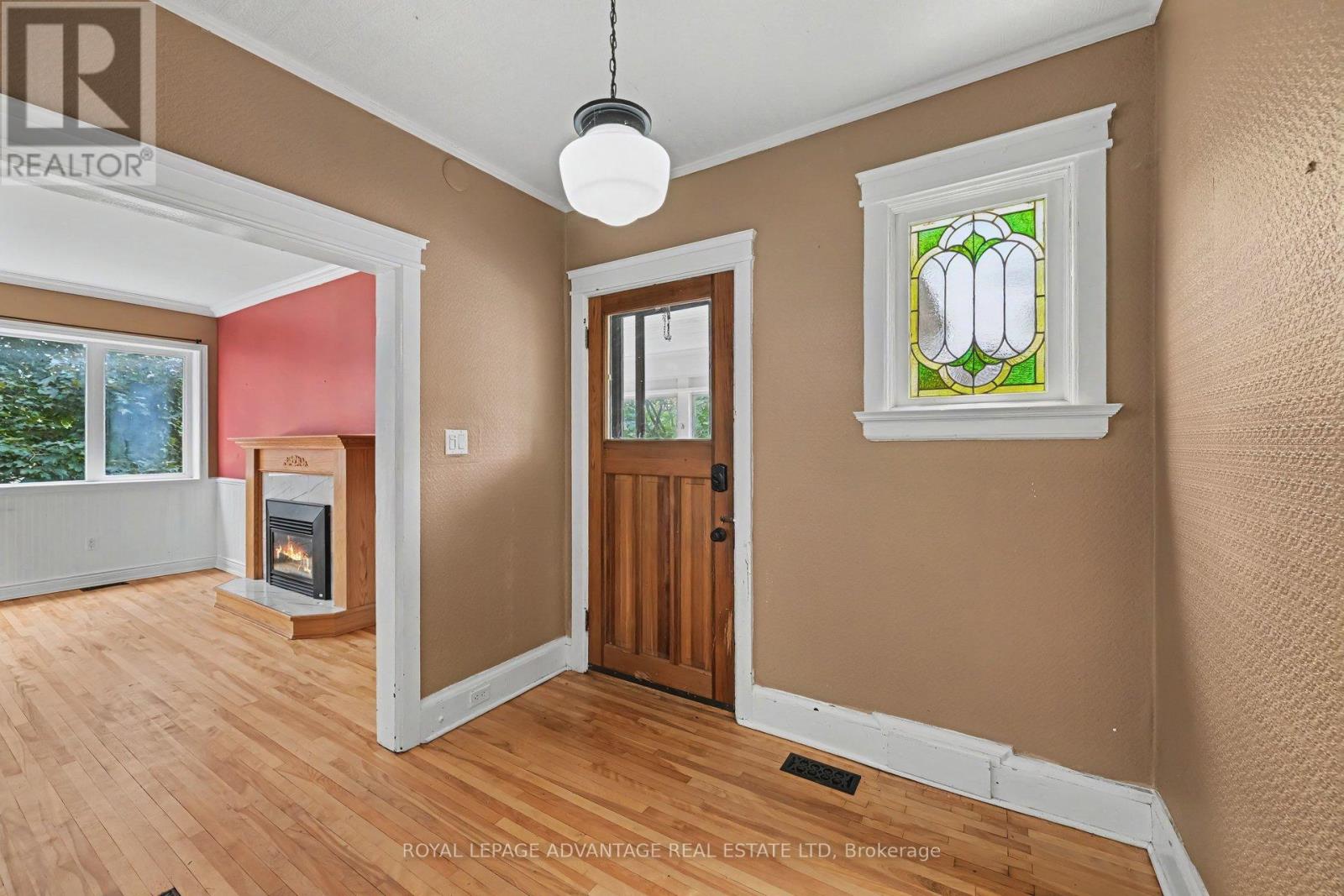 14 Beckwith Street E Property Photo 5