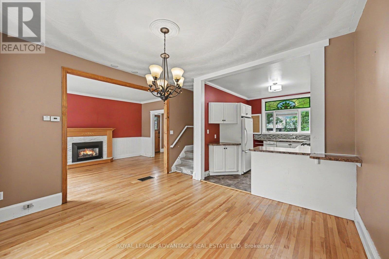 14 Beckwith Street E Property Photo 12
