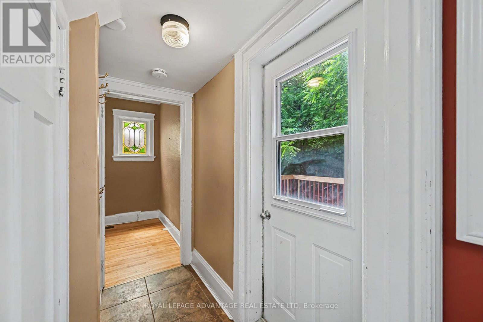 14 Beckwith Street E Property Photo 17