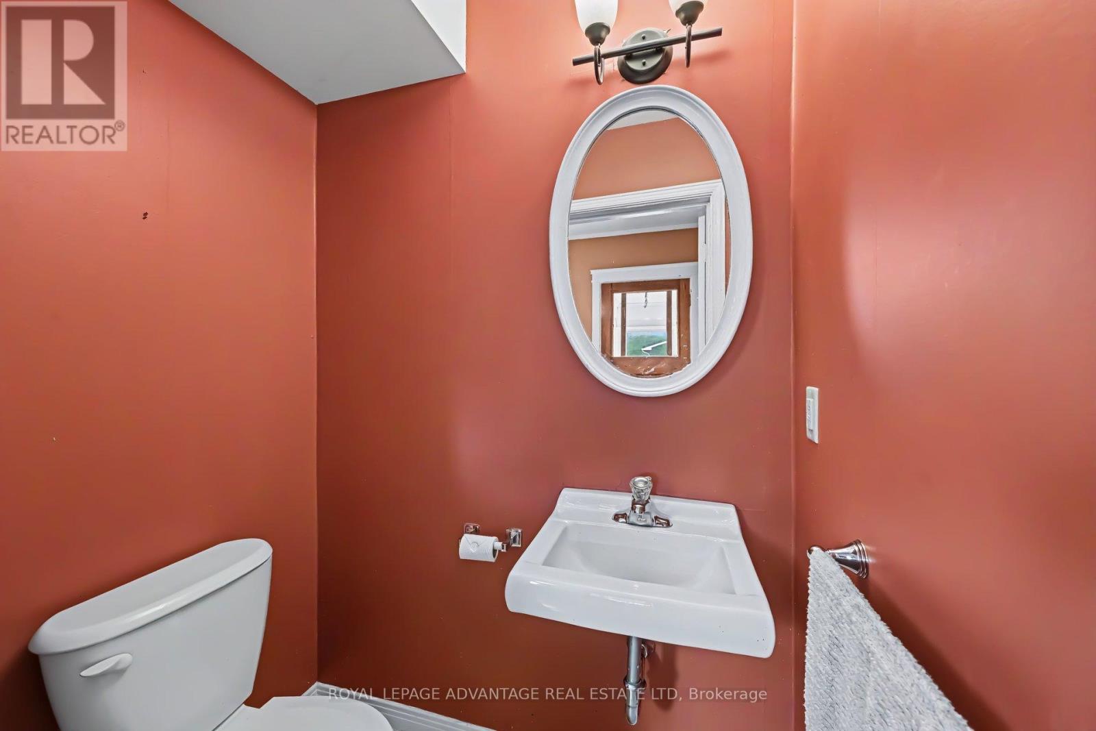 14 Beckwith Street E Property Photo 18