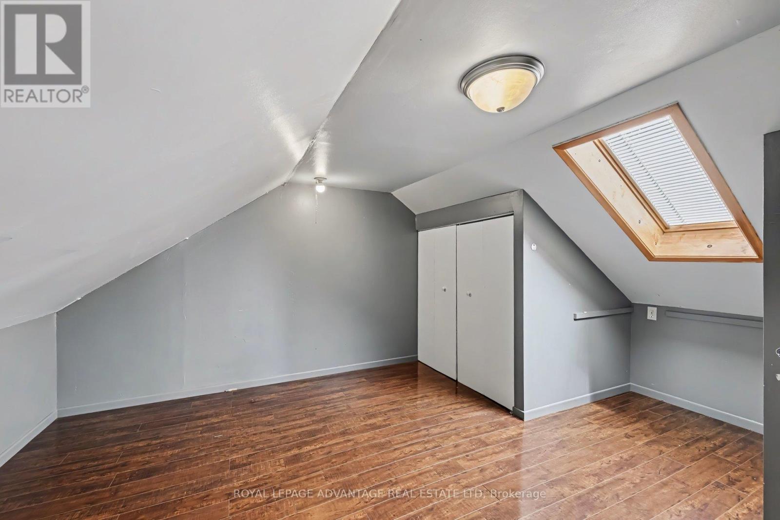 14 Beckwith Street E Property Photo 27