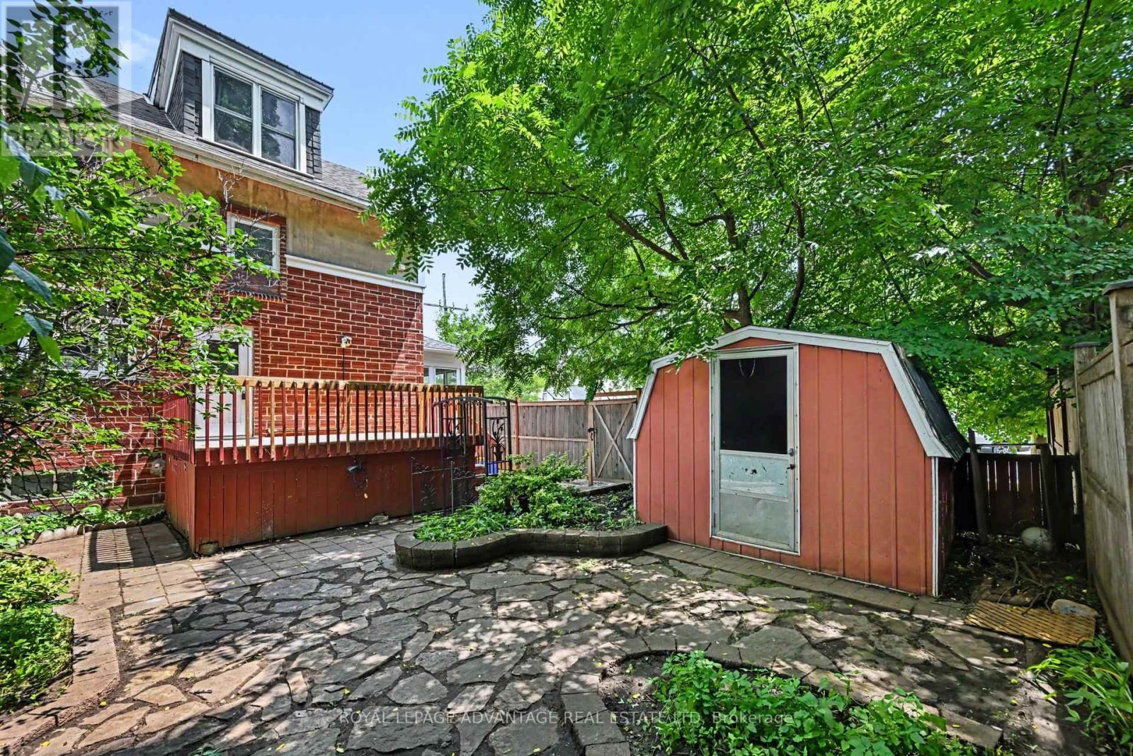 14 Beckwith Street E Property Photo 32