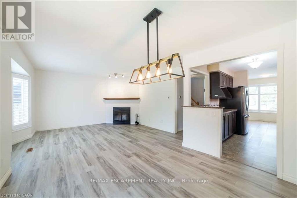 19 Beachgrove Crescent Property Photo 9