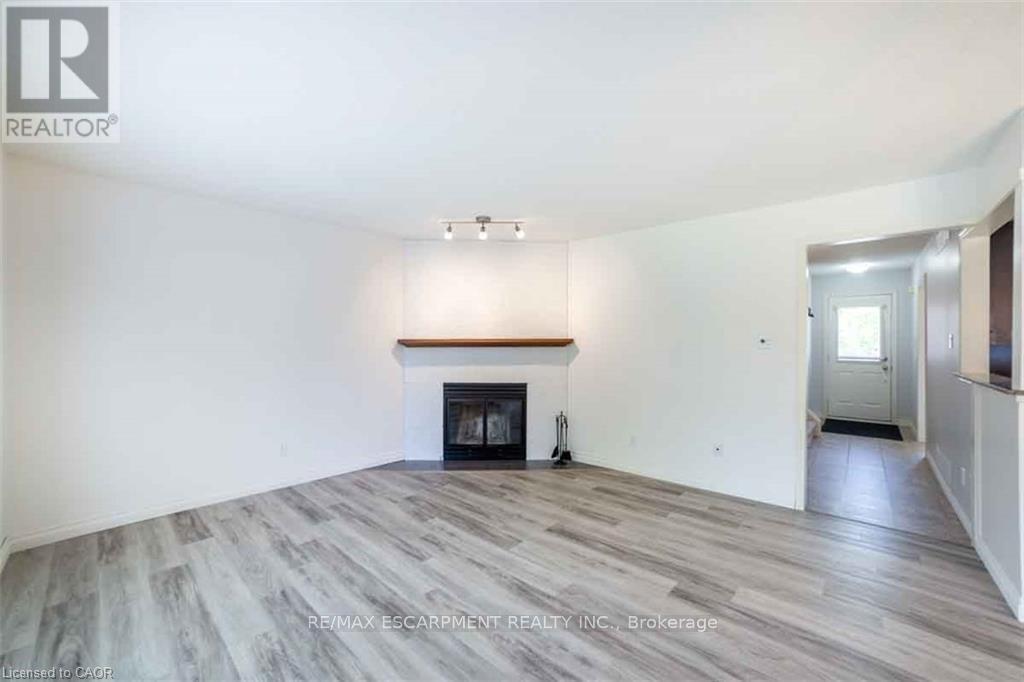 19 Beachgrove Crescent Property Photo 13