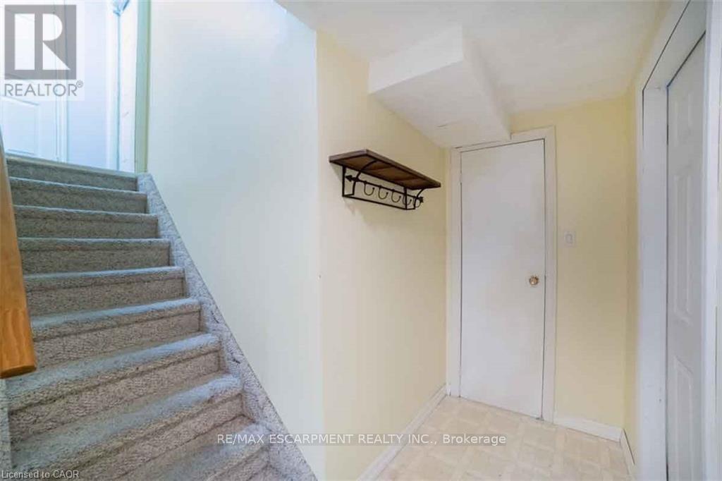 19 Beachgrove Crescent Property Photo 28