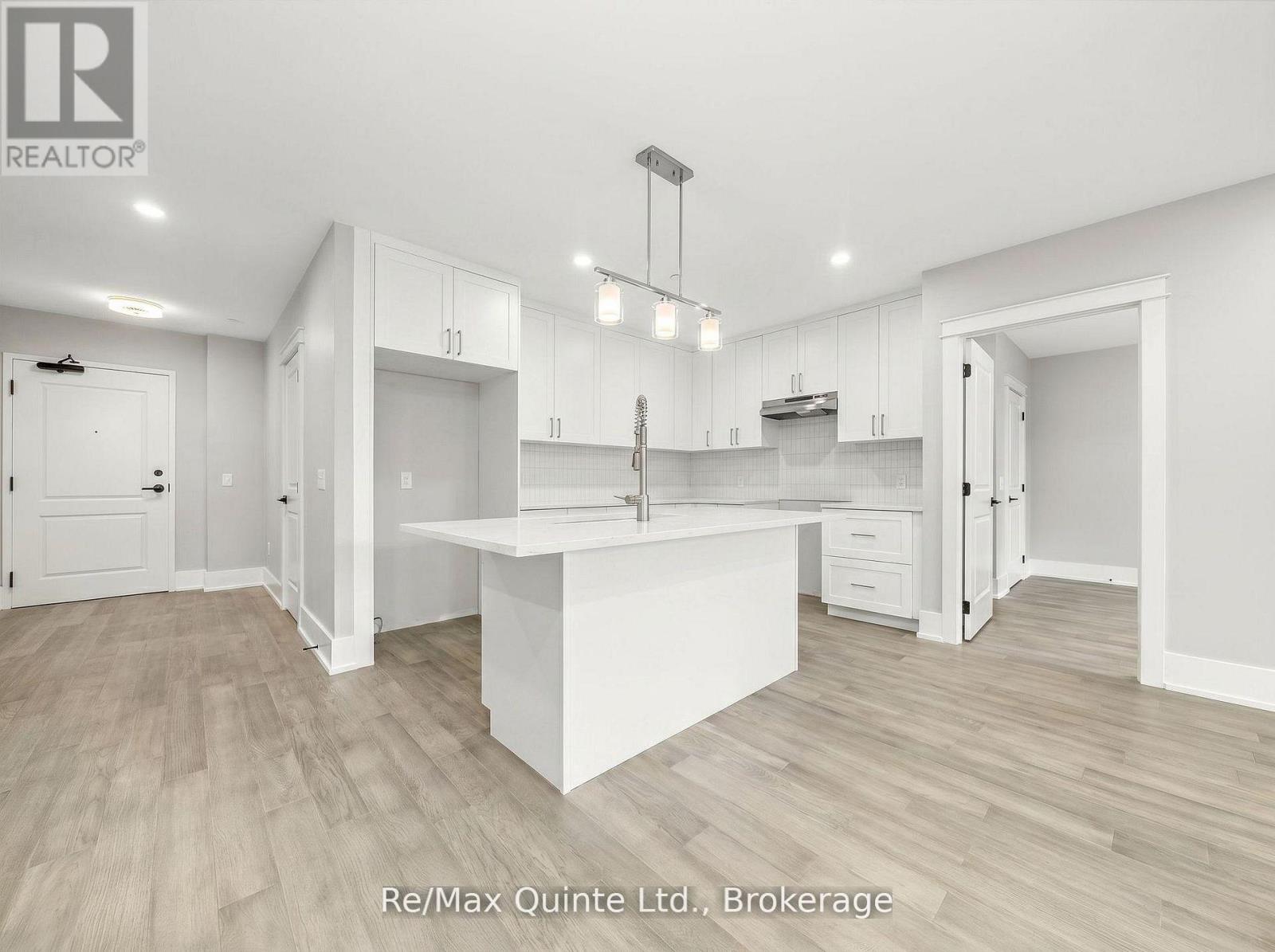 405 - 17 Cleave Avenue Property Photo 1