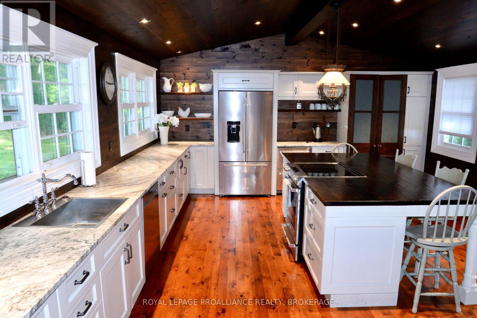 121 Tremont Park Island Property Photo 13