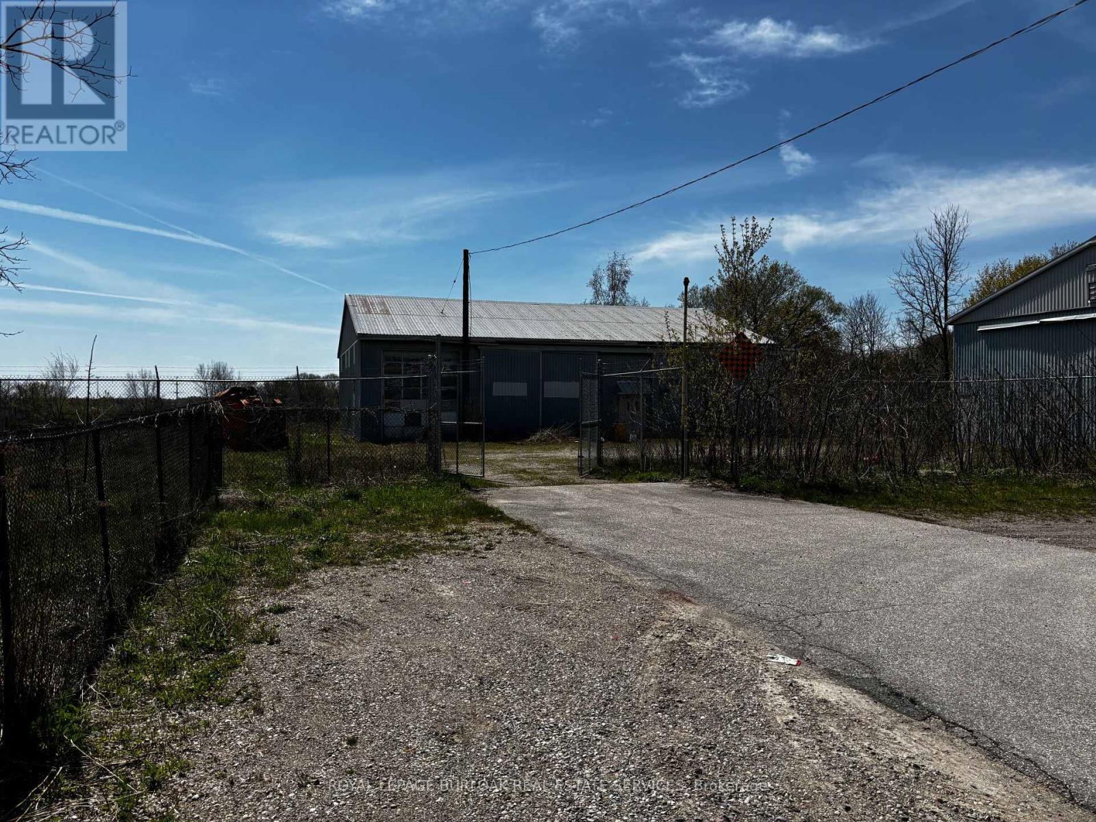 23 Petrolia Street Property Photo 2