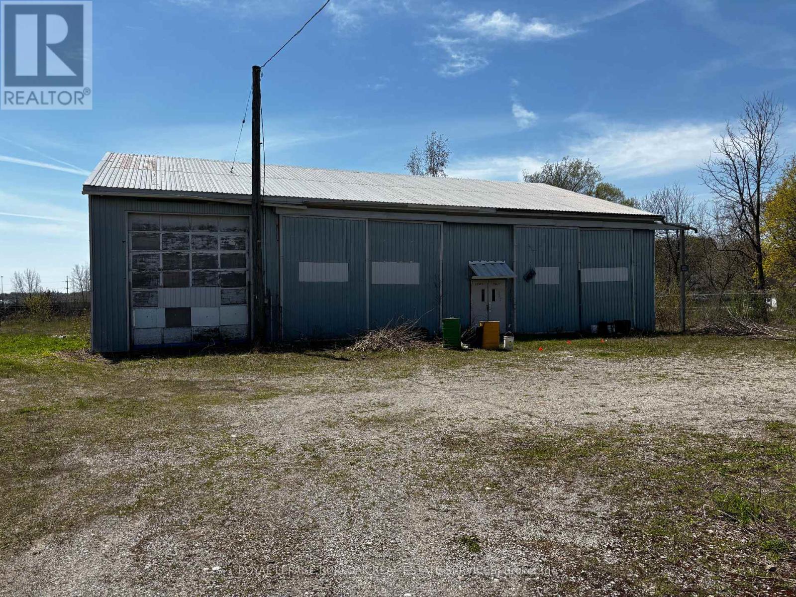 23 Petrolia Street Property Photo 4