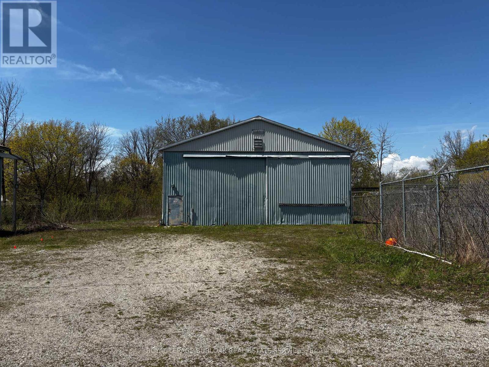 23 Petrolia Street Property Photo 5