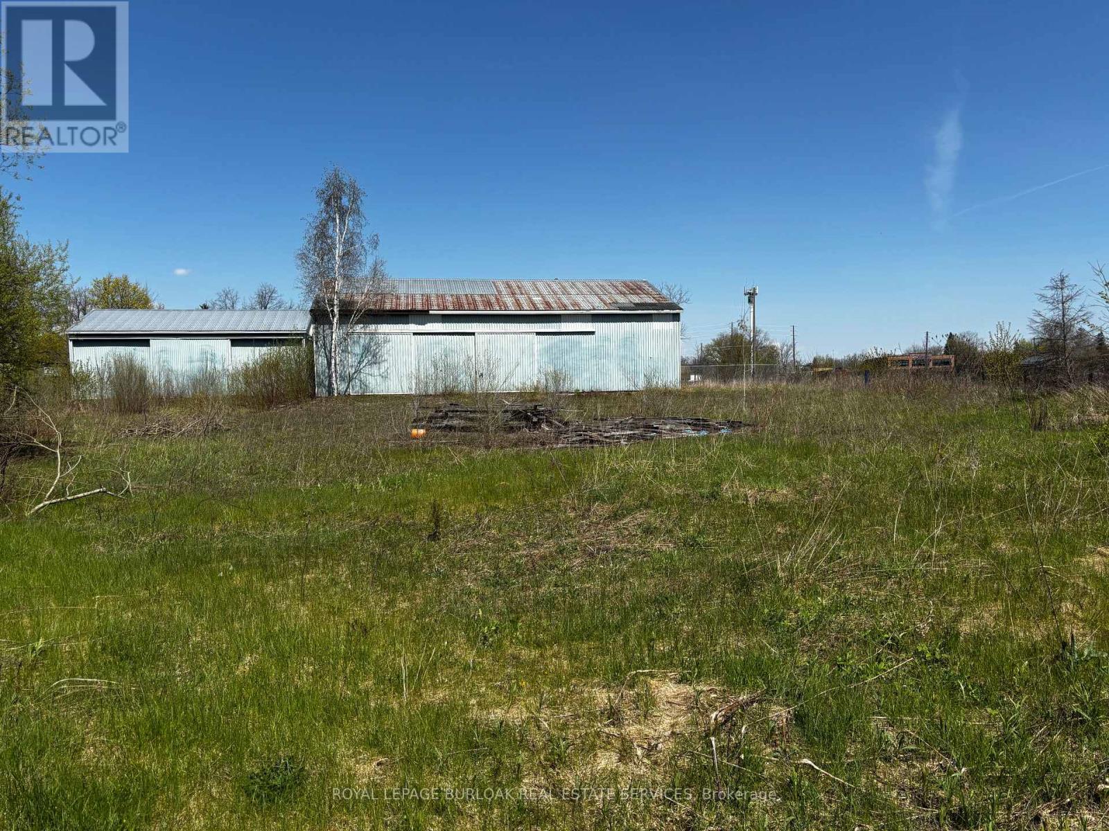 23 Petrolia Street Property Photo 12