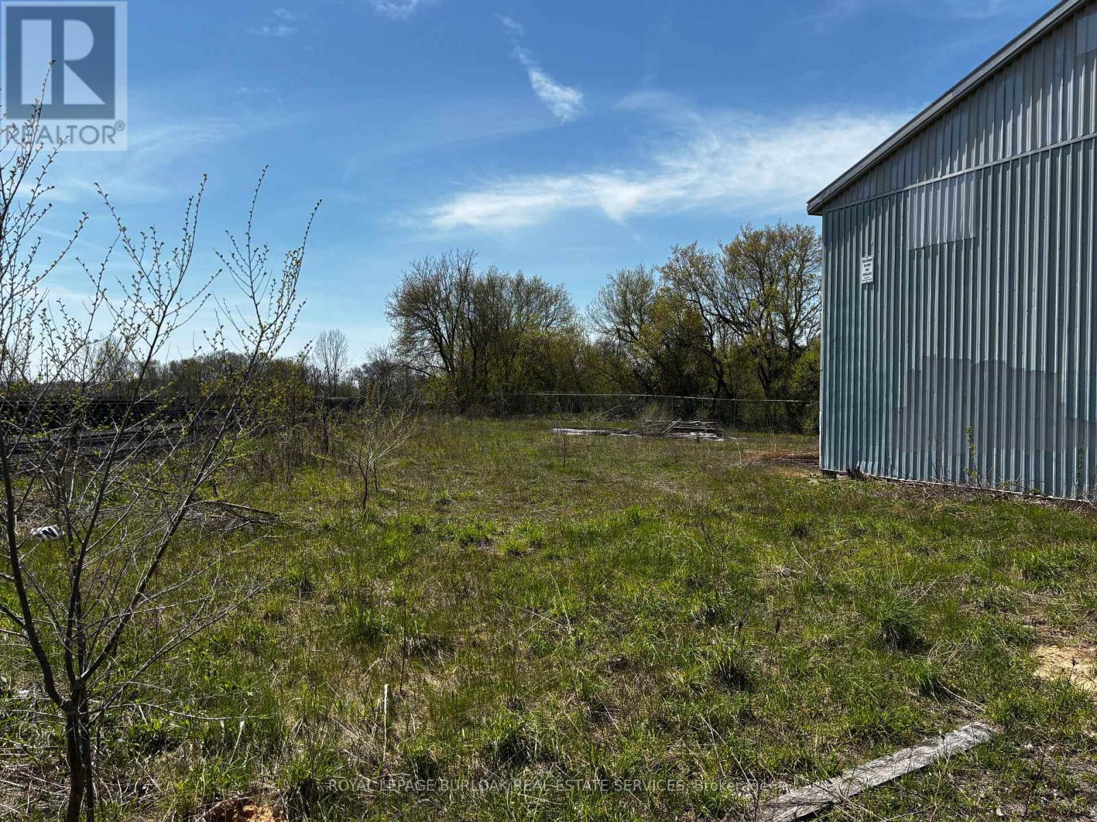 23 Petrolia Street Property Photo 13