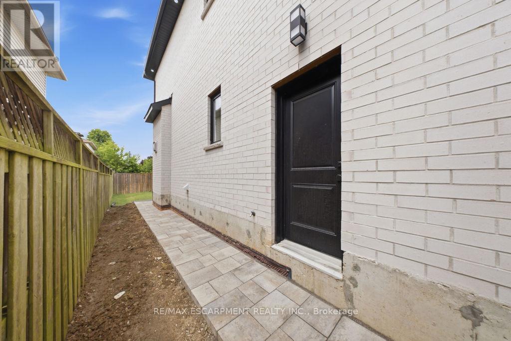 62 Jeremy Street Property Photo 44